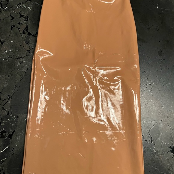 FAUX PATENT LEATHER MIDI SKIRT COCOA M - Picture 3 of 5